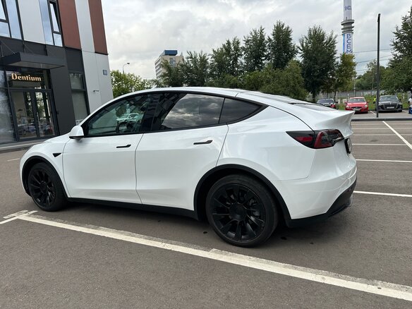 2020 Tesla Model Y Long Range I, белый - вид 11
