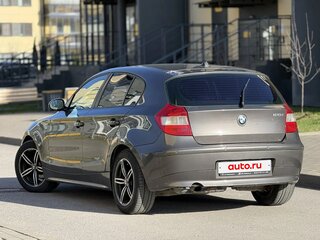 2006 BMW 1 серии 120i I (E81/E82/E87/E88), бежевый, 620000 рублей, вид 4