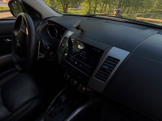2011 Mitsubishi Outlander II Рестайлинг, белый, 1000050 рублей, вид 5