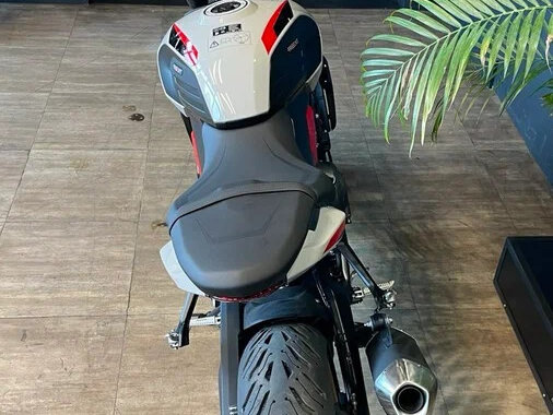 2026 Triumph Trident 800, серебристый, 1620000 рублей - вид 11