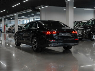 2025 Mercedes-Benz E-Класс 200 VI (W214, S214), чёрный, 7250000 рублей, вид 5
