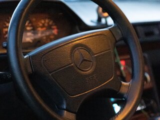 1990 Mercedes-Benz W124 230, серый, 699000 рублей, вид 5