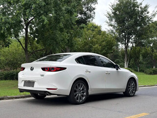 2023 Mazda 3 M Hybrid IV (BP), белый, 1490123 рублей, вид 3