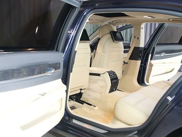 2014 BMW 7 серии Long 740Li xDrive V (F01/F02/F04) Рестайлинг, синий, 1799000 рублей - вид 5