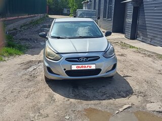 2013 Hyundai Solaris I, серебристый, 570000 рублей, вид 1