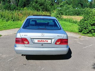 1999 Mercedes-Benz E-Класс 320 II (W210, S210), серебристый, 470000 рублей, вид 3