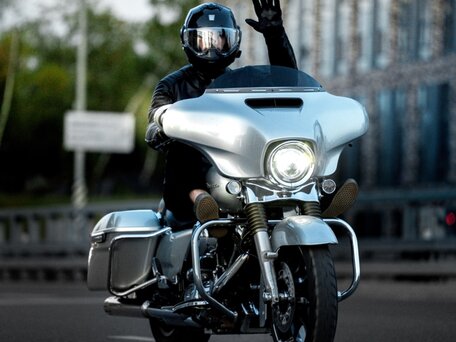 2014 Harley-Davidson Street Glide, серебристый, 1202202 рублей, вид 1