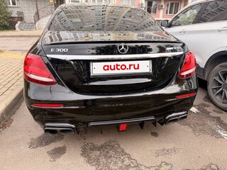 2017 Mercedes-Benz E-Класс 300 V (W213, S213, C238), чёрный, 3100000 рублей, вид 4