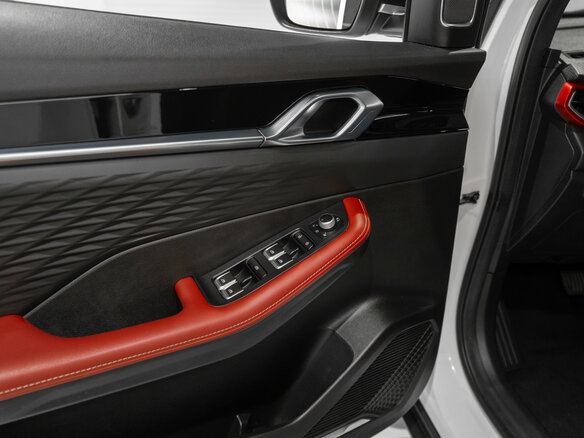 2024 Geely Coolray (Binyue Cool) I Рестайлинг, белый, 2095000 рублей - вид 13