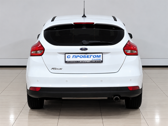 2018 Ford Focus III Рестайлинг, белый, 1250000 рублей - вид 2