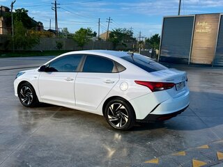 2021 Hyundai Solaris II Рестайлинг, белый, 1370000 рублей, вид 4