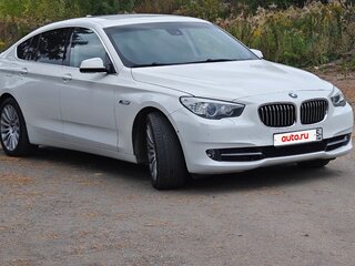 2010 BMW 5 серии Gran Turismo 530d VI (F10/F11/F07), белый, 2000000 рублей, вид 1