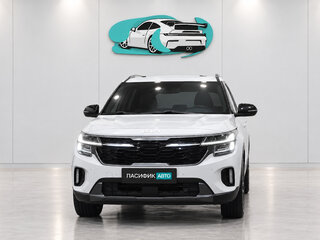 2023 Kia Seltos I Рестайлинг, белый, 2680500 рублей, вид 2
