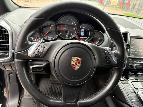 2014 Porsche Cayenne Diesel II (958), чёрный, 2400000 рублей - вид 14