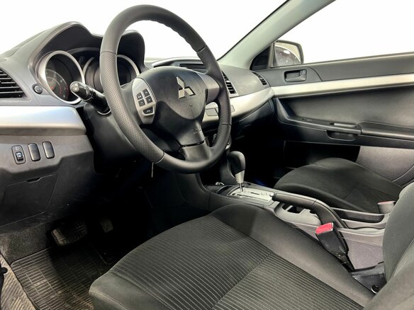 2013 Mitsubishi Lancer X Рестайлинг, белый, 960000 рублей - вид 9