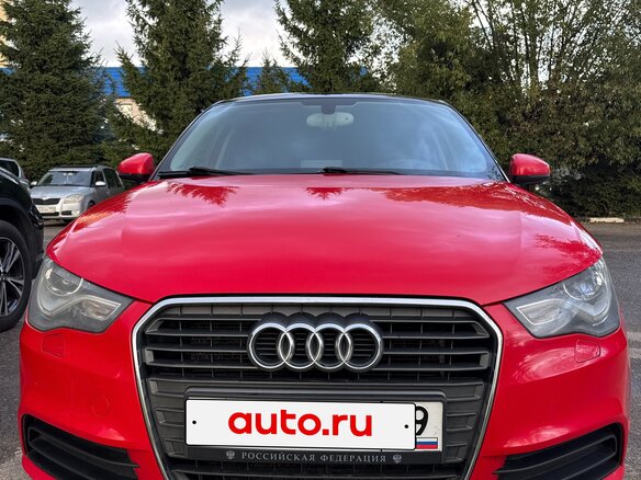 2012 Audi A1 I (8X), красный - вид 4
