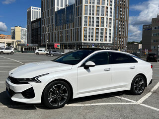 2020 Kia K5 III, белый, 2500000 рублей, вид 2