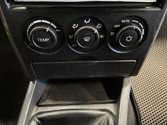 2011 Lada (ВАЗ) Priora I, чёрный, 329000 рублей - вид 15