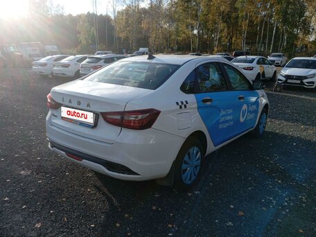 2023 Lada (ВАЗ) Vesta I Рестайлинг (NG), белый, 879700 рублей, вид 3
