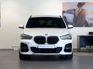 2019 BMW X1 20i xDrive II (F48) Рестайлинг, белый, 2540000 рублей, вид 2