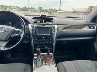2017 Toyota Camry VII (XV50) Рестайлинг 2, белый, 2350000 рублей, вид 4
