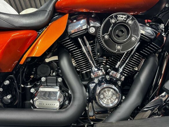 2018 Harley-Davidson Electra Glide, оранжевый, 1880000 рублей - вид 27