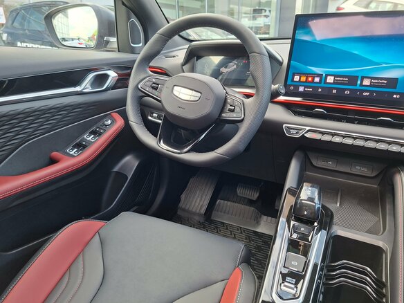 2026 Geely Coolray I Рестайлинг 2, пурпурный, 2889990 рублей - вид 15