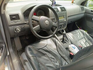 2004 Volkswagen Golf V, серебристый, 230000 рублей, вид 4