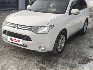 2013 Mitsubishi Outlander III, белый, 1300000 рублей, вид 1