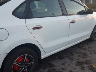 2015 Volkswagen Polo V, белый, 700000 рублей, вид 2