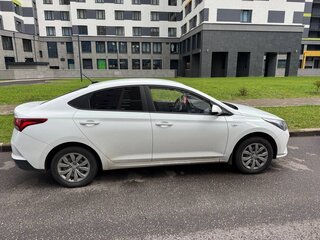 2020 Hyundai Solaris II Рестайлинг, белый, 1300000 рублей, вид 3