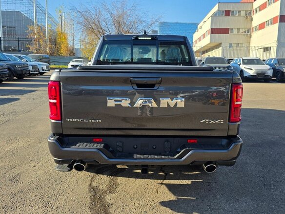 2026 Ram 1500 Crew Cab V Рестайлинг, серый, 10600000 рублей - вид 5