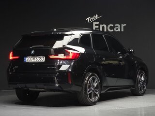 2023 BMW X1 18d sDrive III (U11/U12), чёрный, 3950000 рублей, вид 3
