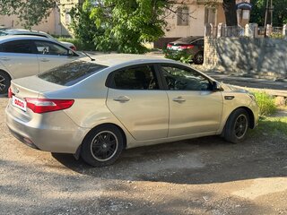2013 Kia Rio 4-speed III, бежевый, 550000 рублей, вид 2