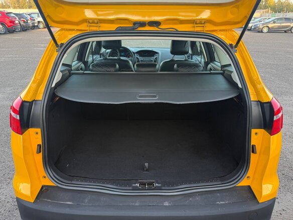 2015 Ford Focus III Рестайлинг, жёлтый, 719999 рублей - вид 15
