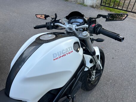2013 Ducati Monster 696, белый, 470000 рублей, вид 1