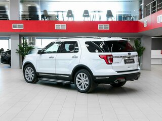 2018 Ford Explorer V Рестайлинг 2, белый, 2590000 рублей, вид 4