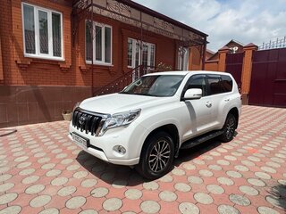 2015 Toyota Land Cruiser Prado 150 Series Рестайлинг 1, белый, 4100000 рублей, вид 1