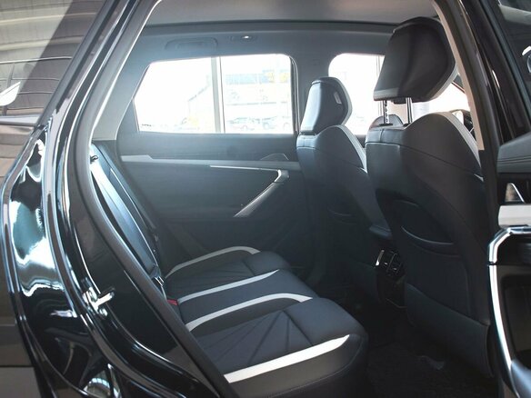 2026 Geely Atlas II, чёрный, 3449990 рублей - вид 15