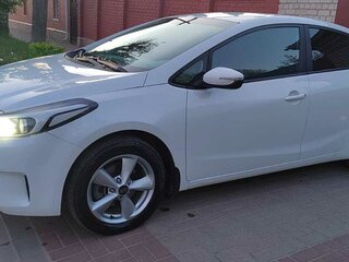 2018 Kia Cerato III Рестайлинг (Classic), белый, 1200000 рублей, вид 5