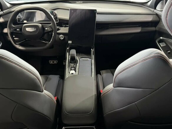 2026 Geely Cityray, серебристый, 2954990 рублей - вид 4