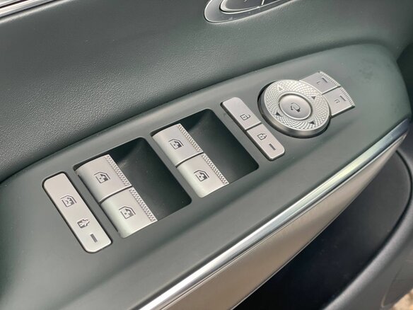 2022 Genesis GV70 I, белый, 3849000 рублей - вид 8
