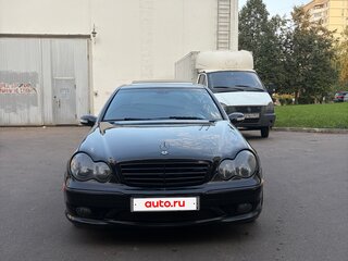 2004 Mercedes-Benz C-Класс 230 II (W203) Рестайлинг, чёрный, 830000 рублей, вид 2