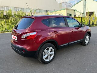 2010 Nissan Qashqai I Рестайлинг, красный, 720000 рублей, вид 3