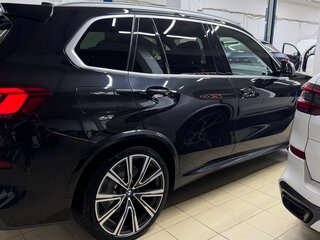 2019 BMW X5 M50d IV (G05/G18), чёрный, 6950000 рублей, вид 4