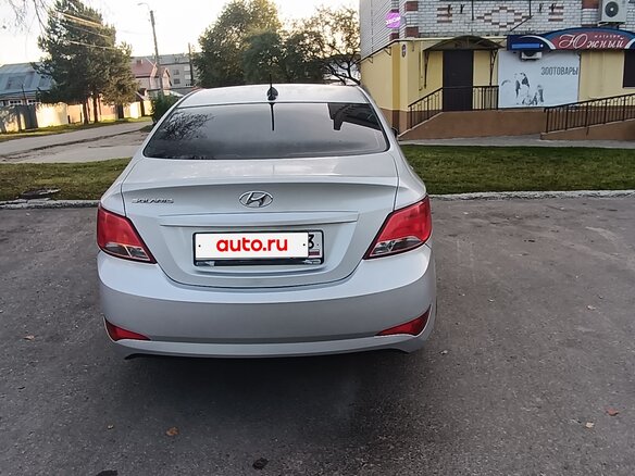 2016 Hyundai Solaris I Рестайлинг, серебристый - вид 2