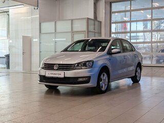 2015 Volkswagen Polo V Рестайлинг, серебристый, 790000 рублей, вид 3