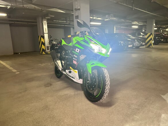 2021 Kawasaki Ninja 400, зелёный - вид 20
