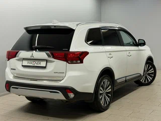 2019 Mitsubishi Outlander III Рестайлинг 3, белый, 2050000 рублей, вид 4