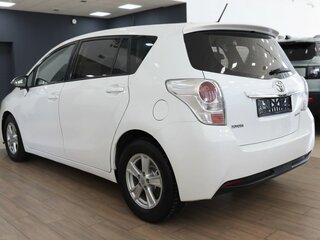 2013 Toyota Verso I Рестайлинг, белый, 1150000 рублей, вид 4